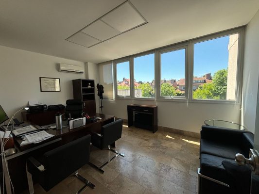 Alquiler de Oficina Comercial 95m² San Isidro