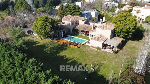 Venta Casa 5 Amb Pileta Santa Catalina Villanueva