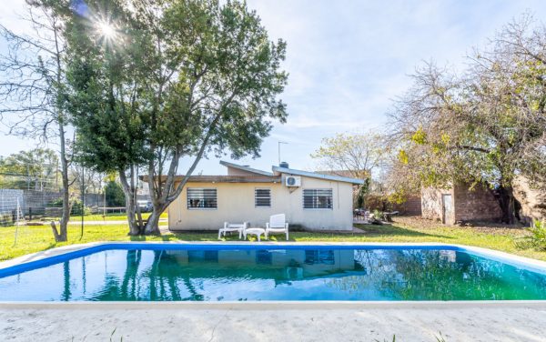 Venta casa 3 amb. lote 1500 m2 pileta en Pacheco