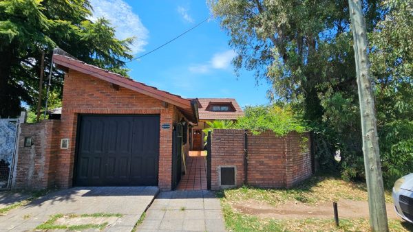 House for Sale: 3 rooms, pool, apartment, credit – Benavidez