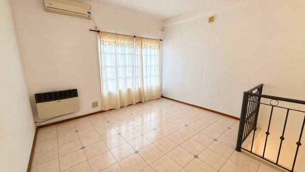 Alquier Olivos PH duplex 3 AMB con garage, patio