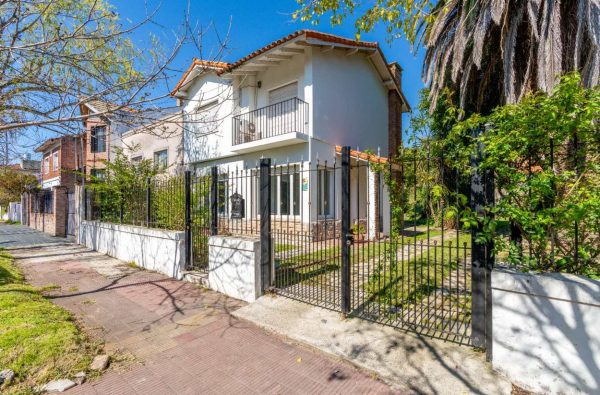 NVO! Lote de 577m2 con casa A Reciclar - Bajo SI