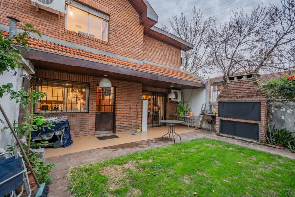 Venta Casa 5 Ambientes Olivos Permuta