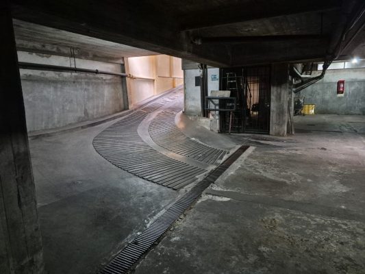 Covered Garage for Sale in Martínez