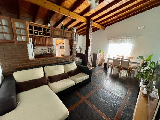 Apartment for sale in Villa Adelina, 4 rooms, terrace