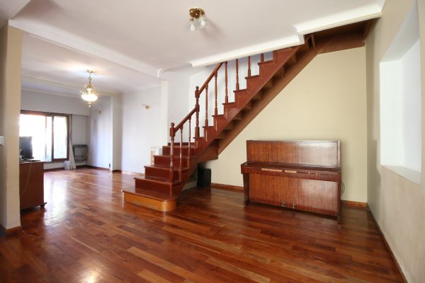 Venta casa 6 ambientes Jardín Quincho Olivos