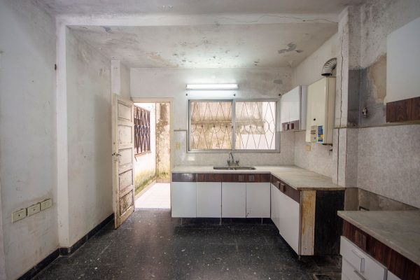 Sale: 2-room Apartment with Patio in Tigre – For Renovation