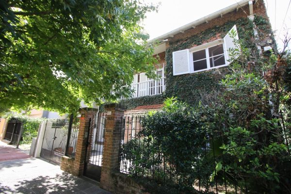 Martínez House for Sale – 4 Bedrooms, Pool