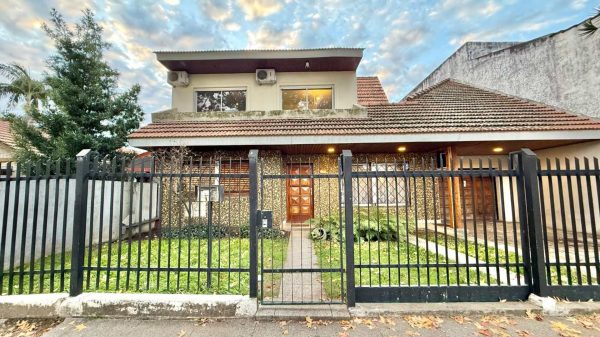 Venta Casa San Isidro 7 Amb Jardin Pileta, Quincho