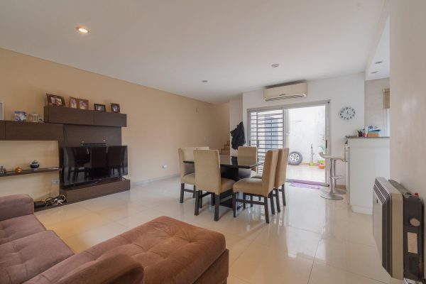 Sale Duplex 4-room Apartment with Patio and Garage in Olivos