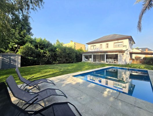 Casa En Venta En Benavidez Greens 5 Amb Con Pileta