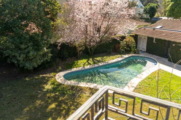 House for Rent with Garden, Pool, and BBQ Area
