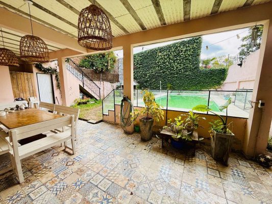 CASA 5 ambientes LOCAL venta Tigre PILETA y JARDIN