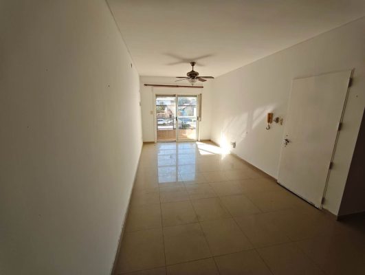 2-Room Apartment for Rent with Garage – Munro