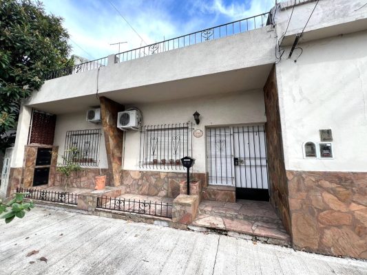 Venta Casa 5 Ambientes En Martínez Con Terraza