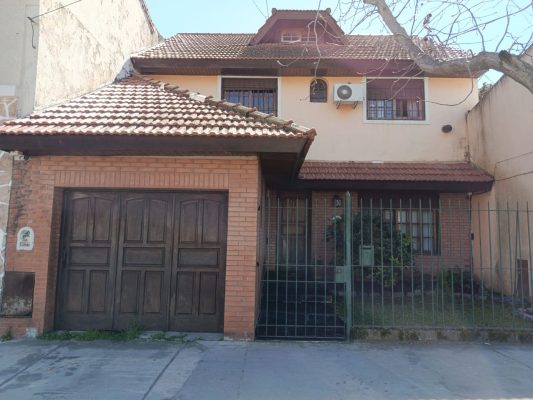 Casa 4 Amb. En Venta En San Fernando Con Pileta