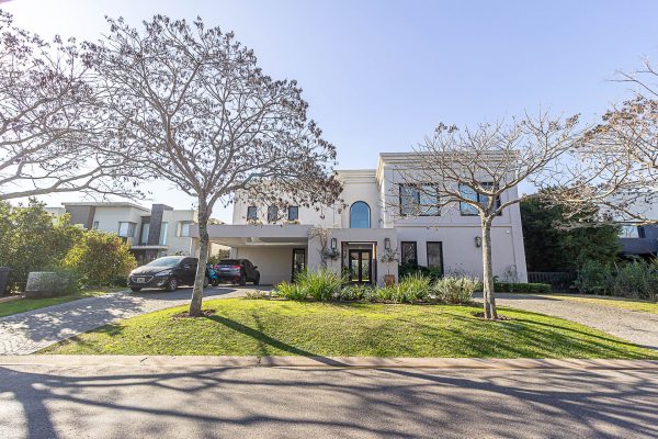 El Golf Neighborhood, Nordelta: Luxury Residence