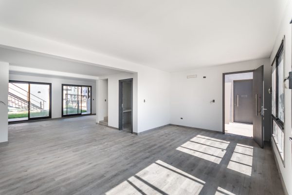 4-room apartment for sale with garage and garden. Nordelta