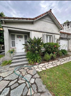 Casa 3 Amb En Venta En Tigre Centro Con Jardin