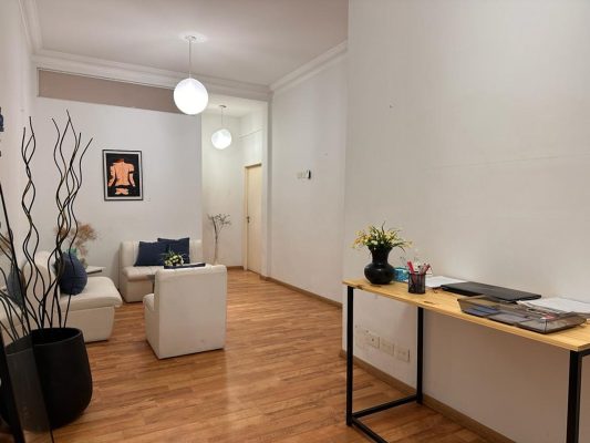 Apartment for Sale, 8 Rooms, Ideal for Renovation, Opportunity.