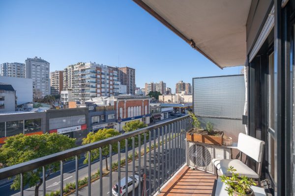 Apartment for Sale 4 rooms with balcony in Martinez - Credit Approved