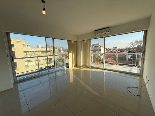 3-room apartment for sale in Beccar with balcony