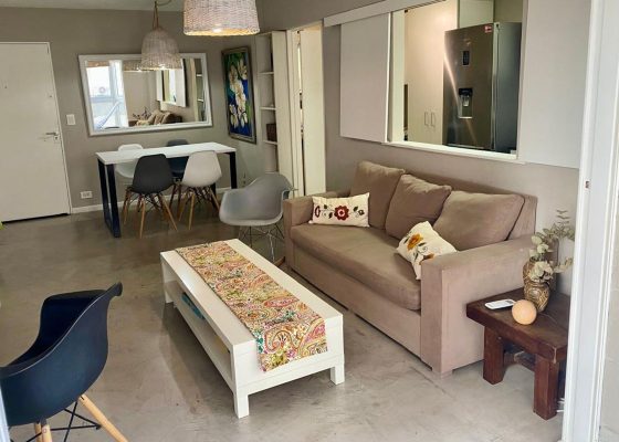 For Sale: Very Bright 3-Room Apartment with Balcony