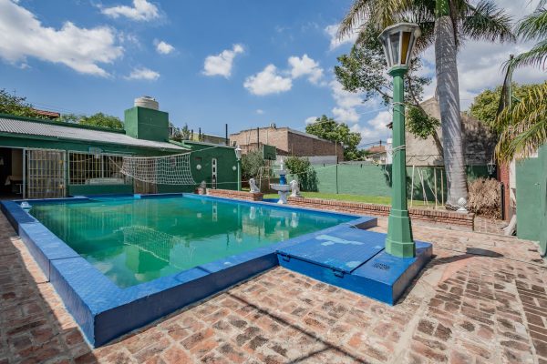 Depto-Quincho-Gran Pileta-Jardín-Parrilla (OLIVOS)