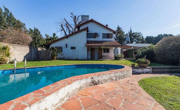 Venta de Casaquinta-Pileta-Permuta-Financiación P.