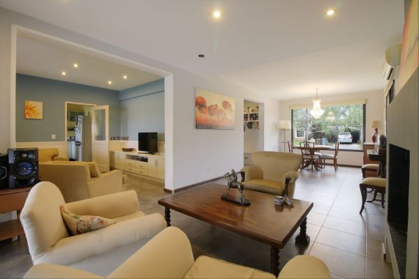 Casa 6 ambientes en VENTA Villanueva a la laguna