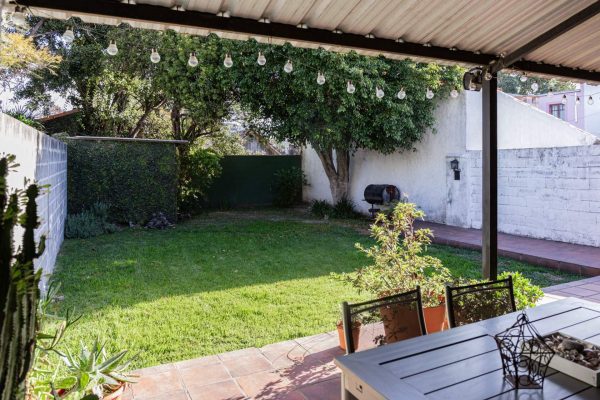 VENTA CASA 6 amb jardín San Isidro- Multifamiliar