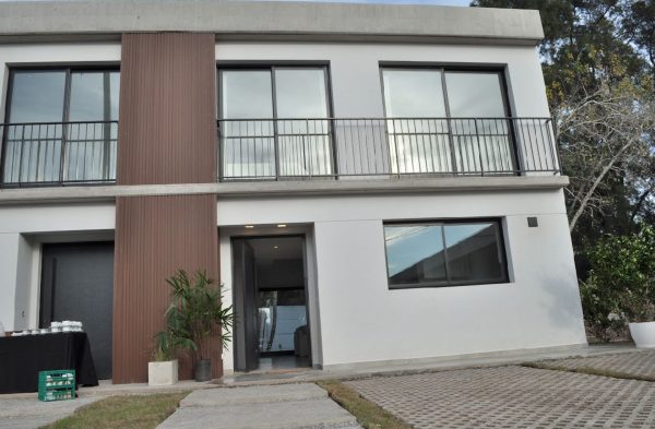Duplex 4 Ambientes con amenities en Benavidez