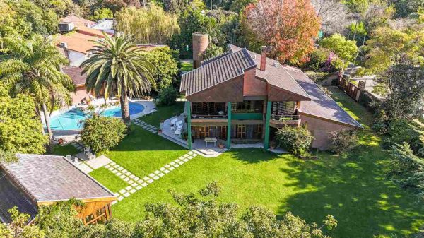 Casa Don Torcuato 8 Amb Lote De 2245 Mt2