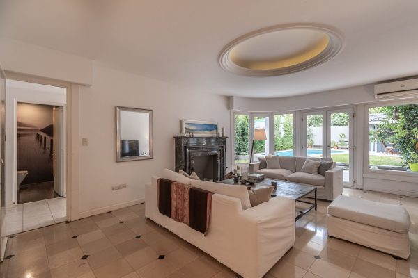 Venta Casa En Vicente Lopez Con Jardin Y Pileta