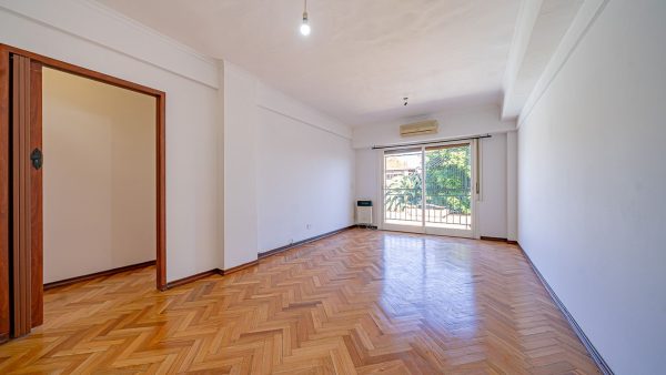 3-room sale with garage and balcony, Martinez Av. Libertador