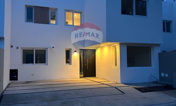 Venta Casa 4 Amb En Las Lomas De San Isidro