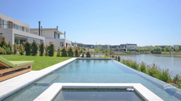 Casa en venta 8 ambientes Virazón Nordelta