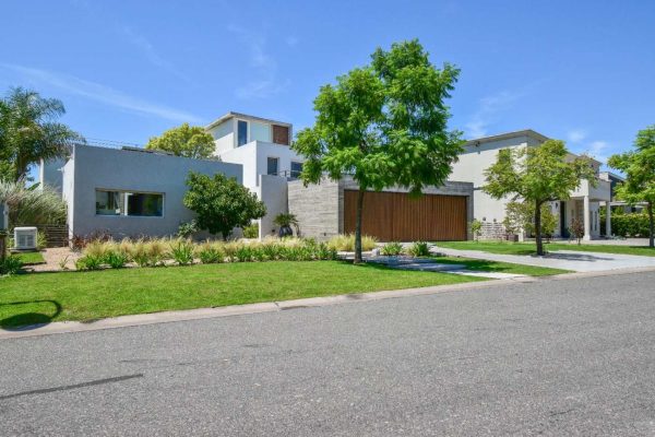 Exclusive House for Sale in El Golf Nordelta
