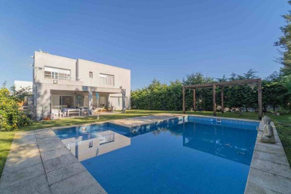 Venta Casa 4 Amb Pileta Apto Credito -San Gabriel