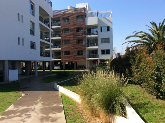 VENTA depto 2 ambientes suite cochera parrilla