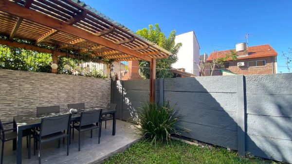 Duplex for sale – 4 rooms, garden and play area, Villa Adelina