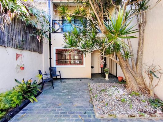 Triplex for Sale – 6 Rooms, Pool, Garage – San Isidro