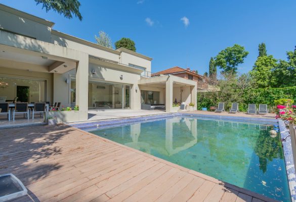 Venta casa San Isidro-7 amb.-Pileta-Jardin-633 M2