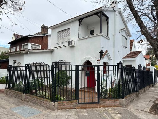 Venta Casa 7 Ambientes En Olivos Con Cochera