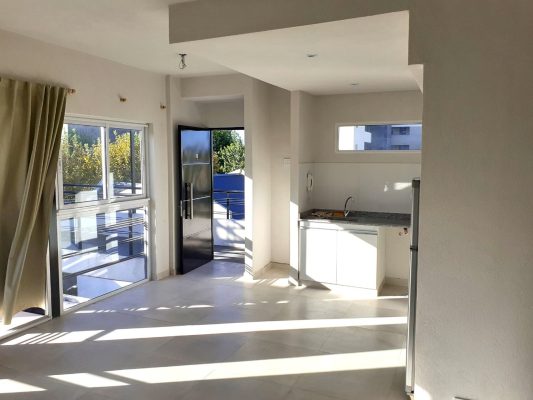 Departamento en venta en Victoria Centro c/ balcón
