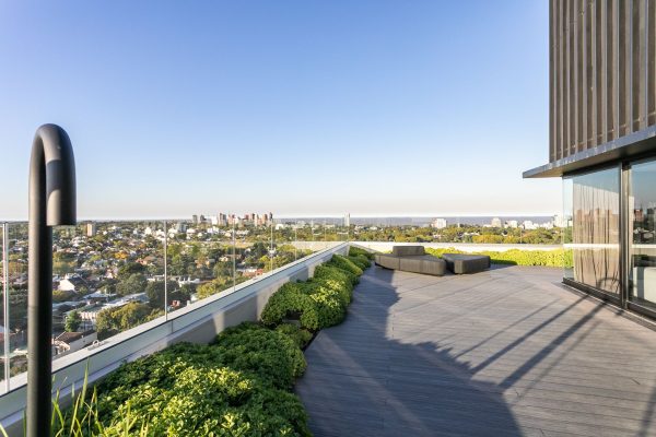 Sale 3 Rooms and Garage Brand New Olivos