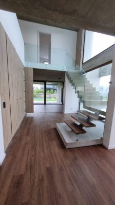 VENTA CASA 5AMB c/DEP LOTE INTERNO CARPINCHOS
