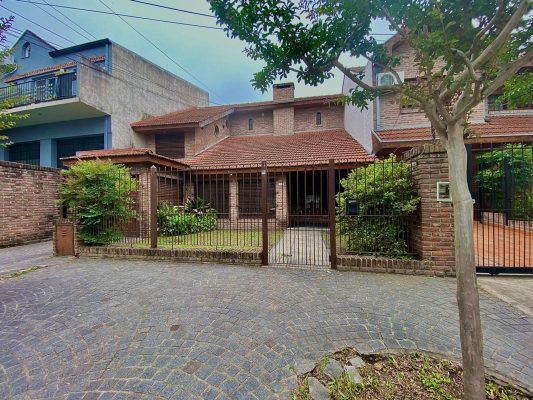 Villa Adelina House for Sale – 5 Rooms, Garage, Pool