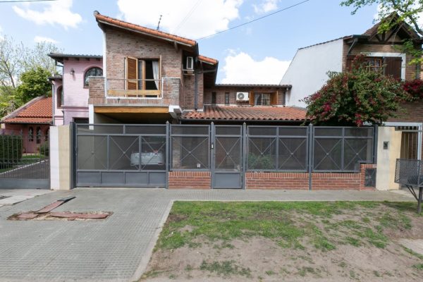 Casa Venta 5 Amb - Don Torcuato Centro