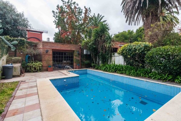 House for Sale – 6 Rooms, Garden, Pool, Grill